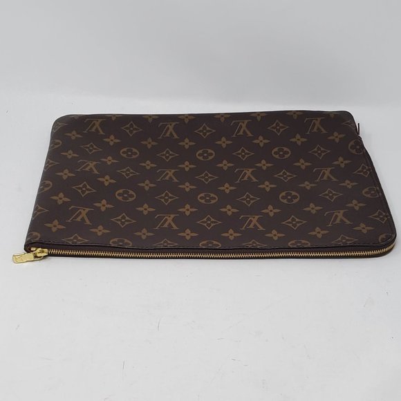 Auth Louis Vuitton Laptop/ Document Clucth Bag - Picture 5 of 16